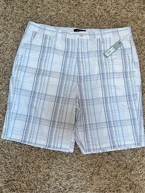 Men’s plaid SHORTS white blue stripes 40 waist Apt. 9 NWT SUMMER Resortwear